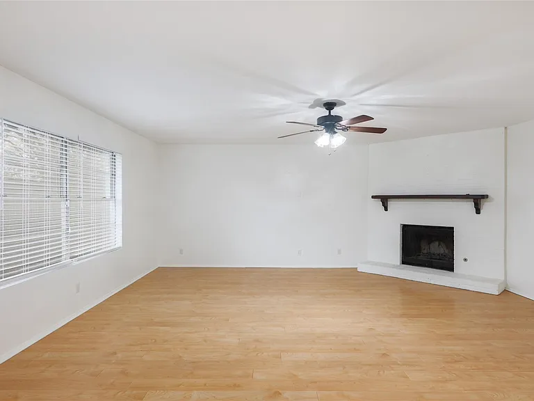6903 Skynook Dr — Photo 5