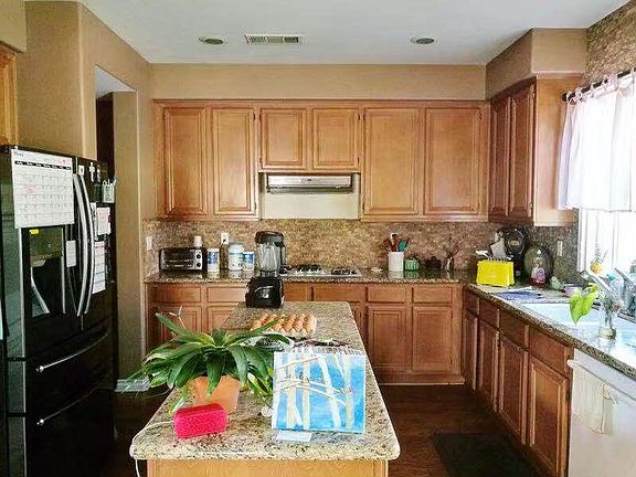 5th image of 8536 Vienna Dr