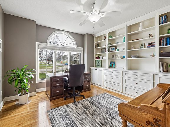 2nd image of 9317 Catalina Cir