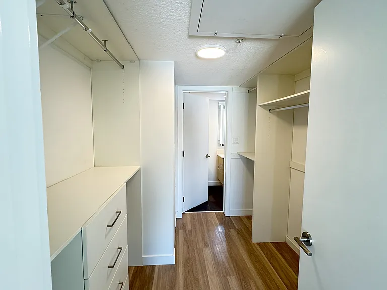 2107 34th Ave SW — Photo 42