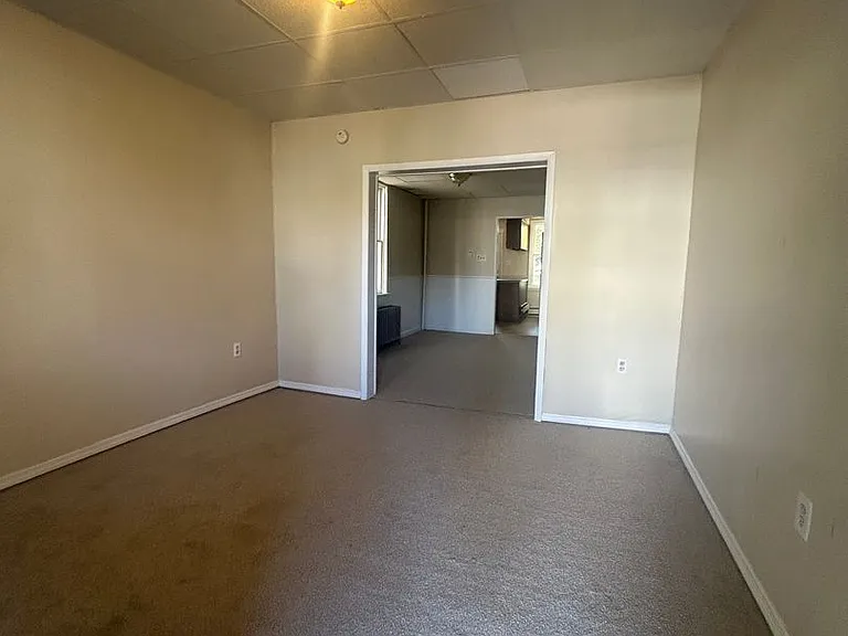 2371 Canby St — Photo 2