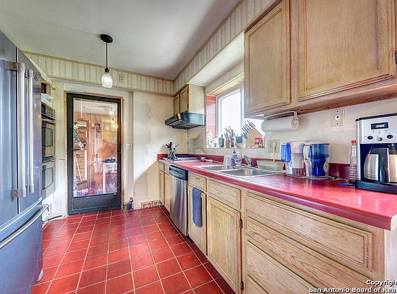 3rd image of 403 Artemis Dr