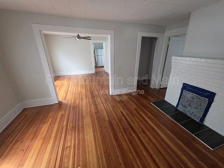 161 Logan Ave — Photo 8