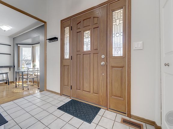 3rd image of 1913 Wisteria Ct APT 4