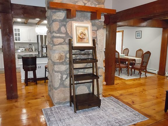 Entry into living room/kitchen