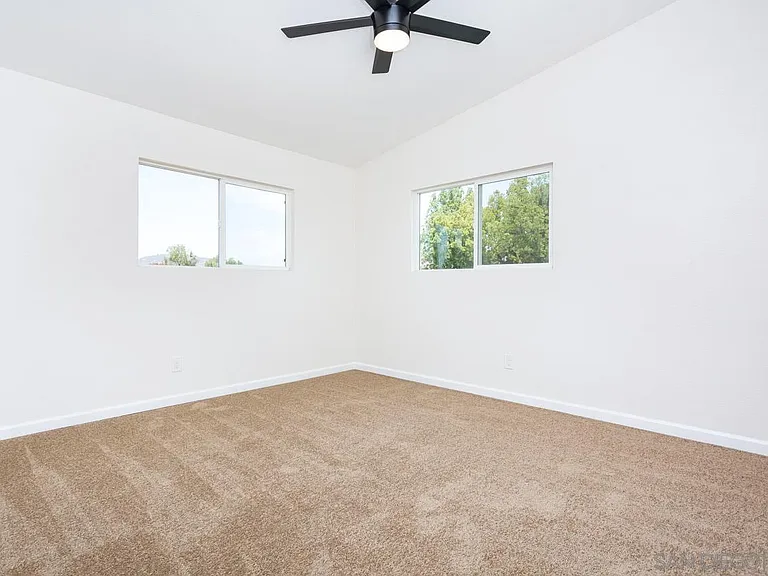 534 Jeffree St — Photo 16
