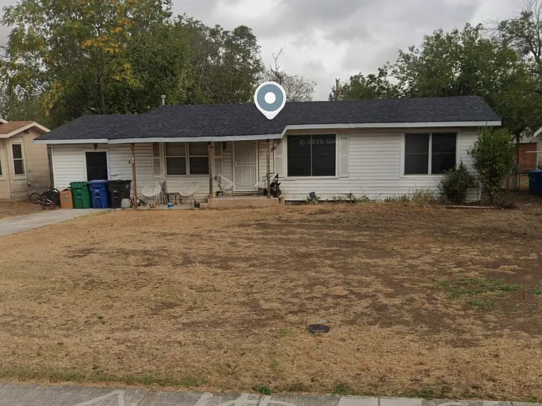 131 Goodell Dr — Photo 3