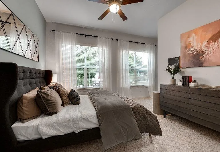 7600 Kirby Dr — Photo 23