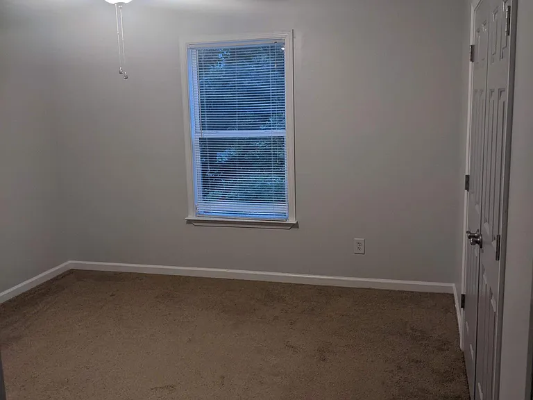 924 Smith St SW — Photo 15