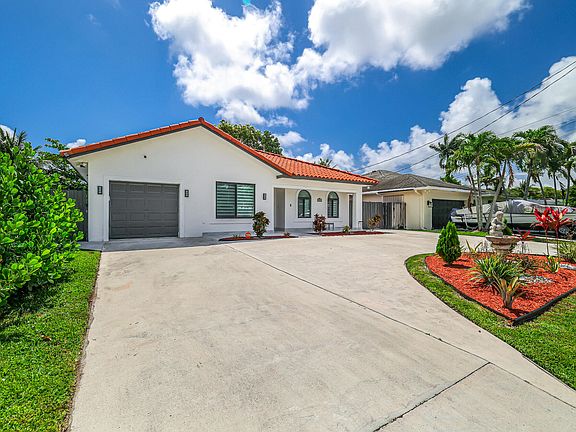 3rd image of 2000 SW 28th Avenue