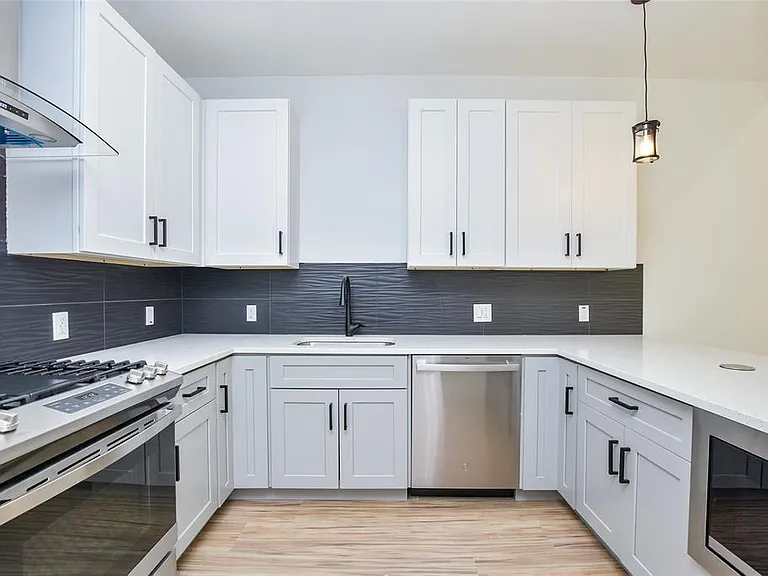 7103 Bennett Ave #2 — Photo 4