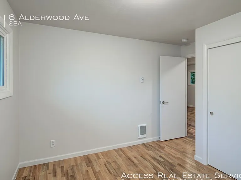 2916 Alderwood Ave — Photo 20
