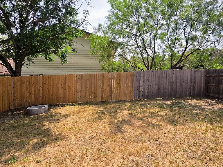 523 Clearfield Dr — Photo 18