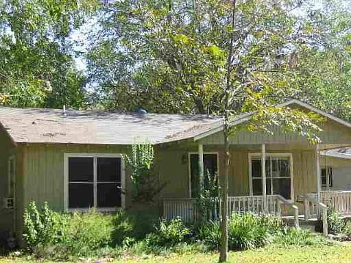 2 bed, 1.0 bath, 1020 sqft, $1,900 — Photo 2