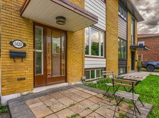 1420 Freeport Dr, Mississauga, ON L5C 1S6