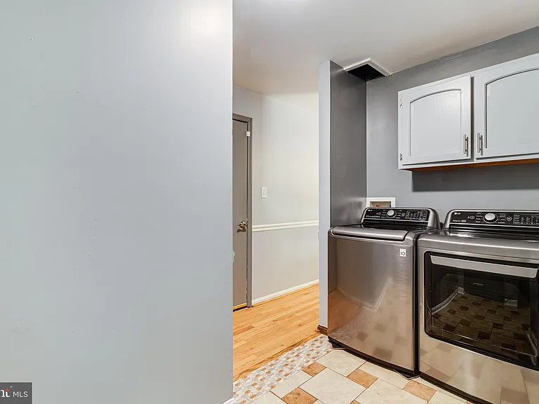 8150 Plowden Dr — Photo 38