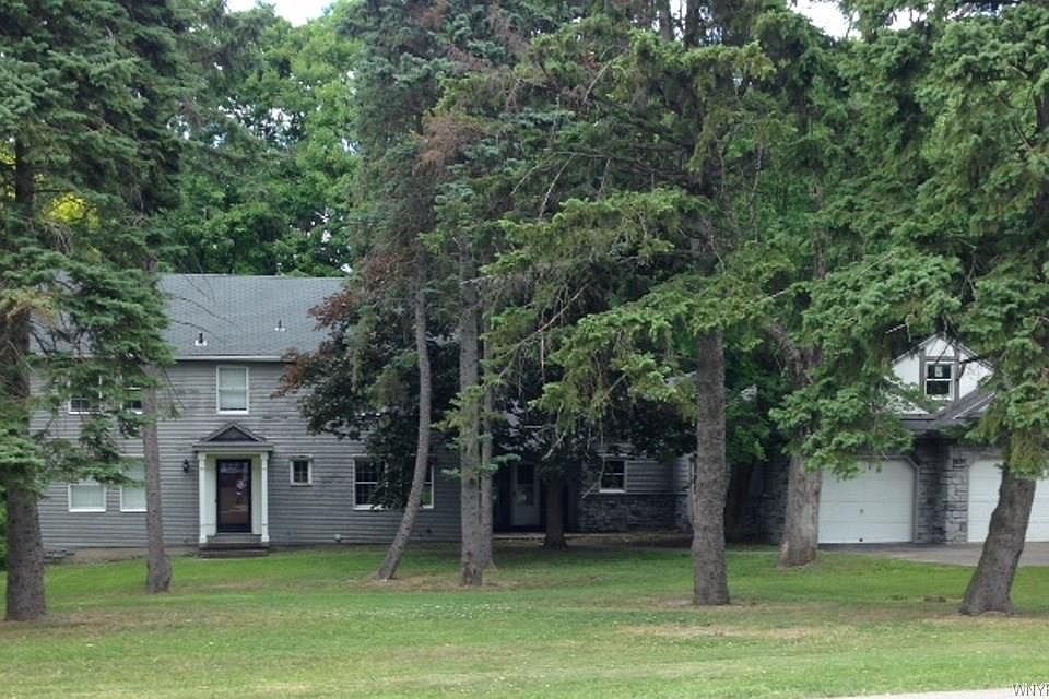 1st image of 28 Tanglewood Dr W