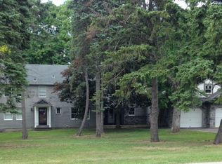 28 Tanglewood Dr W, Orchard Park, NY 14127