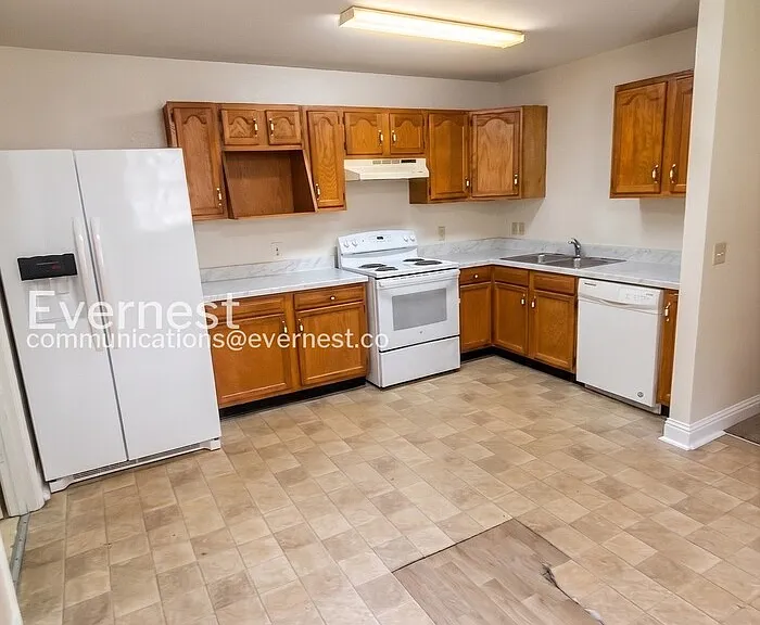 1315 E 31st St #A — Photo 2