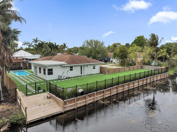 3268 Sapphire Road, Lake Worth, FL 33462