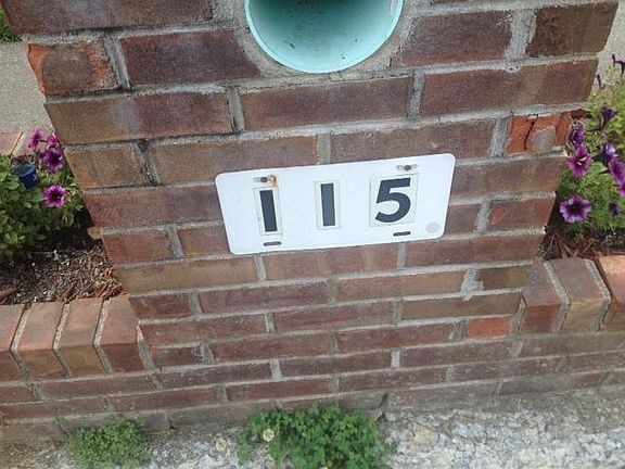 3rd image of 115 Meadowlark Dr