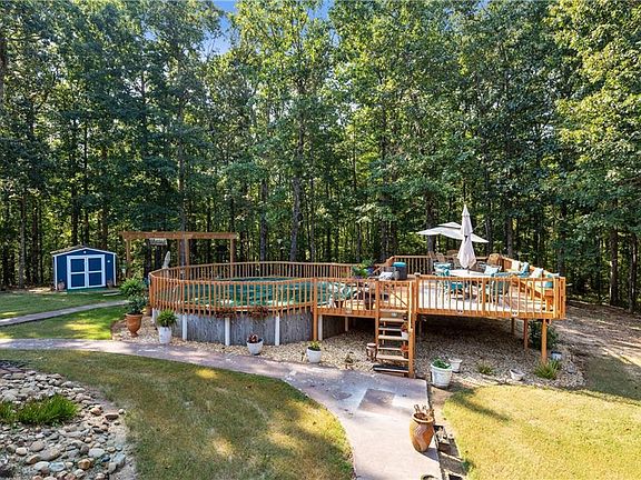 4th image of 240 Lofty Eagle Ln