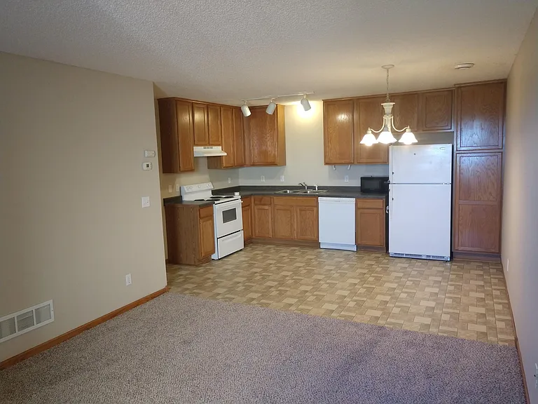4165 Orleans Dr NE — Photo 2