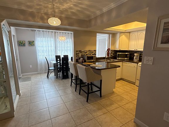 5th image of 4158 S Tamiami Trl #L1