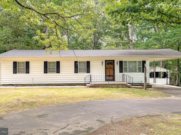 8165 Poorhouse Rd, La Plata, MD 20646