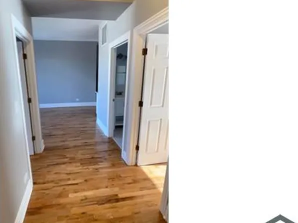 325 E 57th St #3, Chicago, IL 60637
