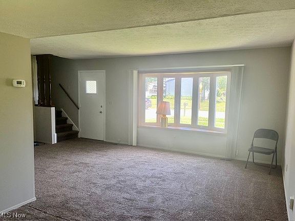 3rd image of 361 Trailwood Dr
