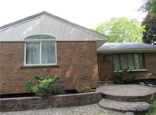 709 Ridge Rd, Lewiston, NY 14092