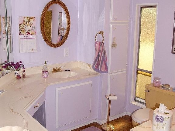 2 sinks in Master Bath