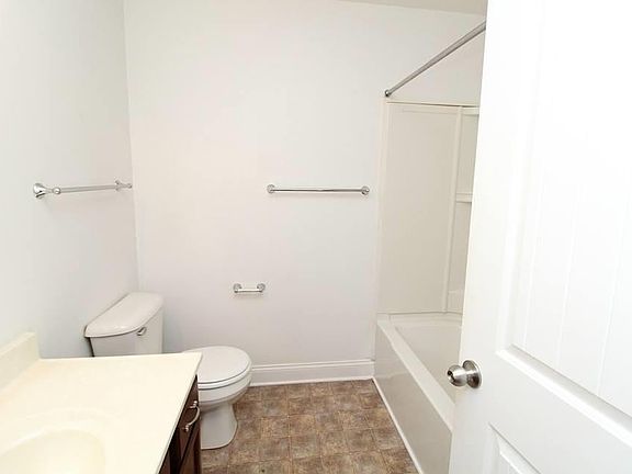 5th image of 2296 McCormick Ln #M