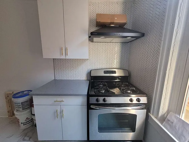 4822 Church Ave #2R — Photo 9