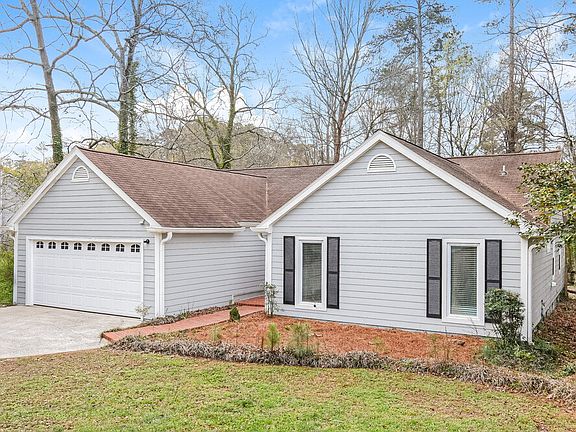 3rd image of 110 River Oaks Dr