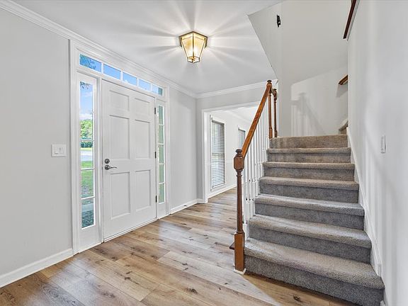 3rd image of 106 Hermitage Pl