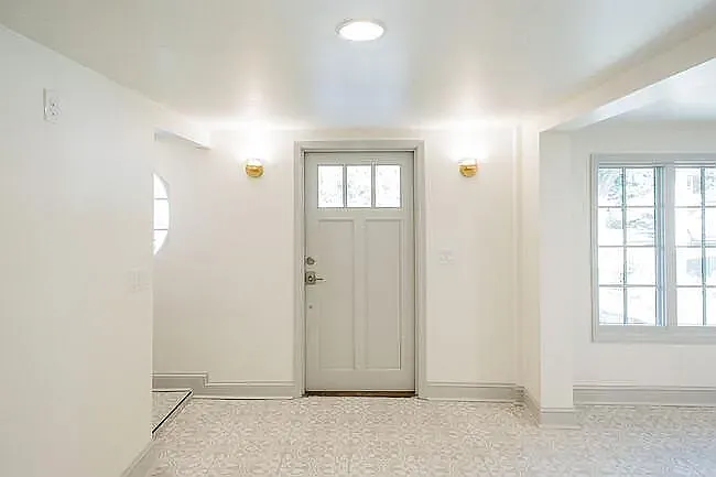 3 bed, 1500 sqft, $2,895 — Photo 2