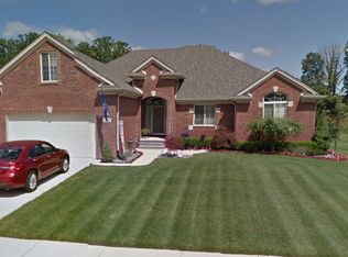 53206 Sams Ln, Chesterfield, MI 48047
