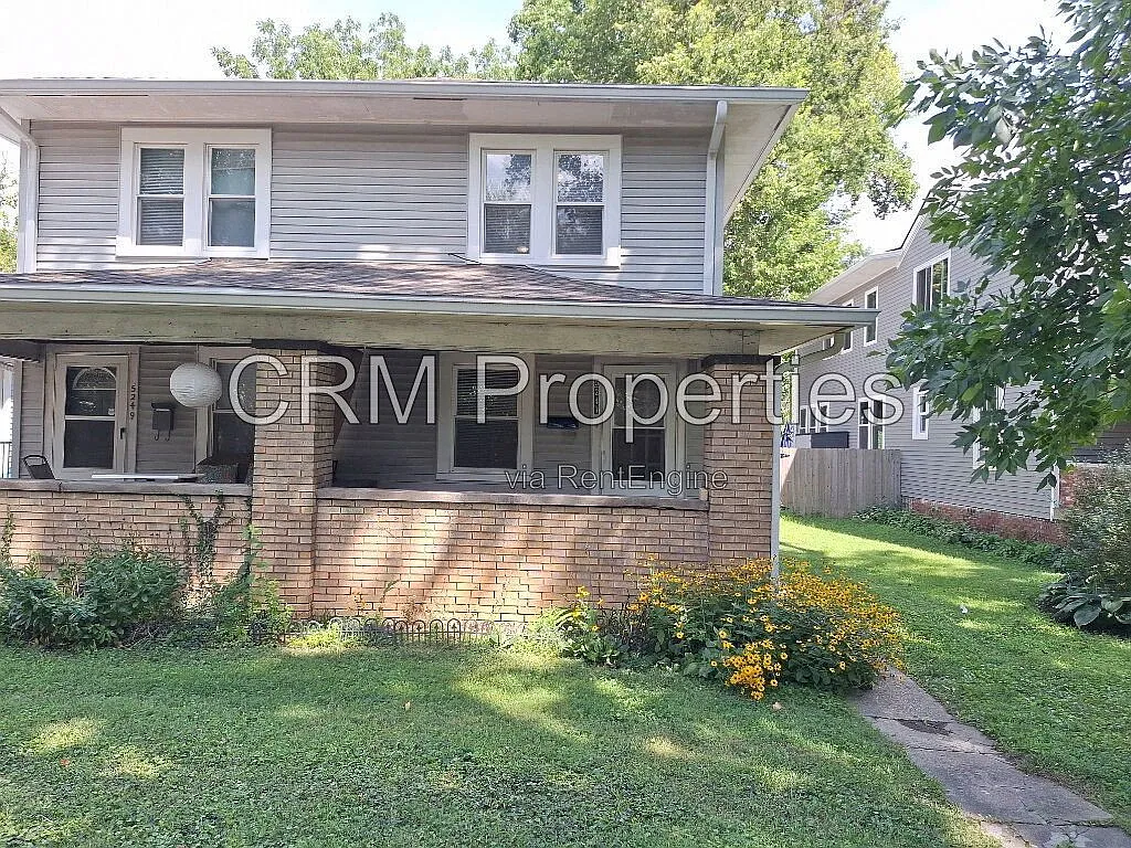 2 bed, 1.0 bath, $1,450 — Photo 2