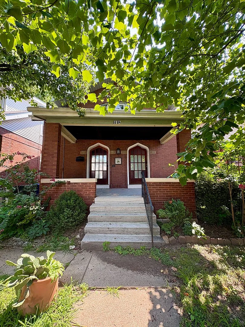 1912 McCausland Ave | Saint Louis 63117 — Photo 1