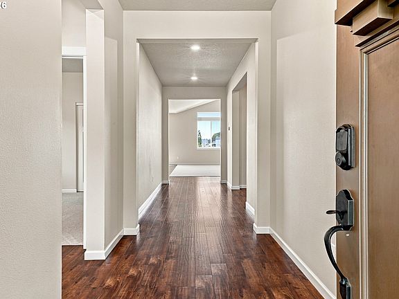 4th image of 4255 SW Brixton Ave