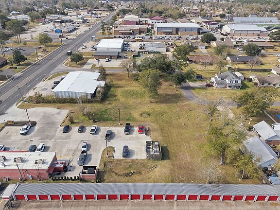 3rd image of 740 Sam Houston Jones Pkwy