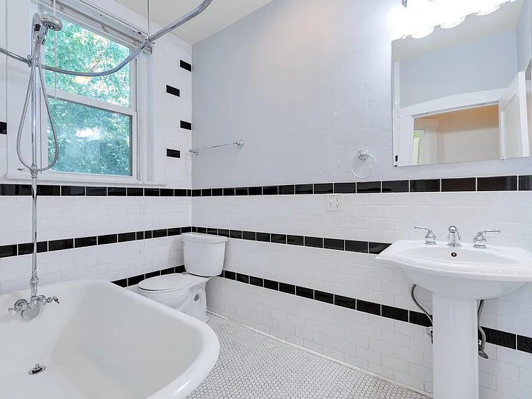 1415 Steele St #401 — Photo 17