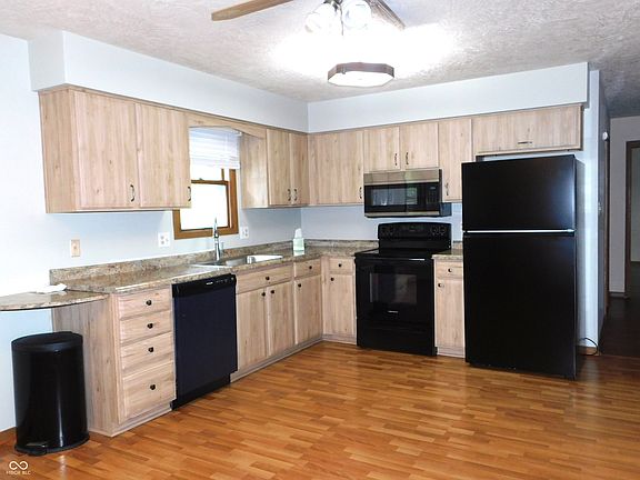 5th image of 1037 E Tara Rd
