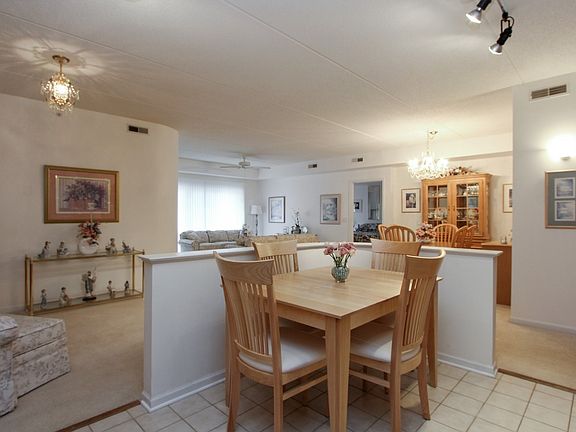 3rd image of 1479 N Milwaukee Ave 112 #112