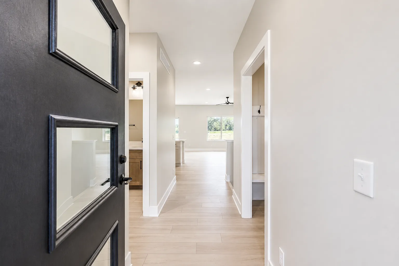 3 bed, 2005 sqft, $2,695 — Photo 3