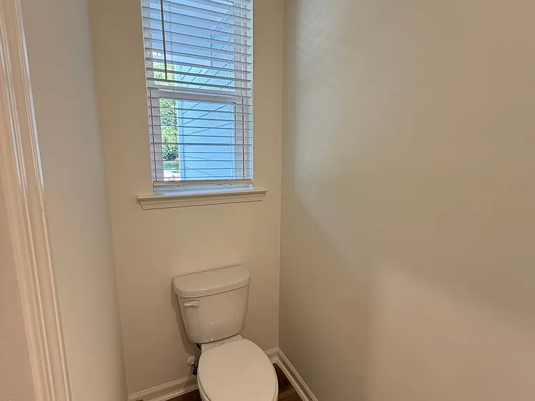 128 Parker Ln — Photo 6