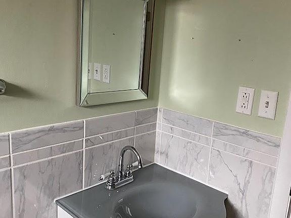 3rd image of 516 Karns Dr