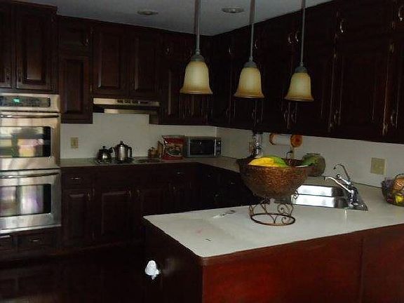 4th image of 141 Windsor Chase Dr